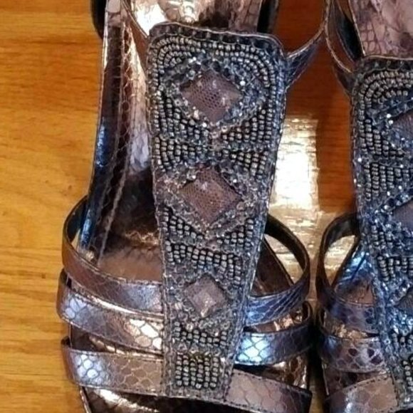 Kenneth Cole Pewter Jewelled Sandals, 8-1/2 - Picture 5 of 9
